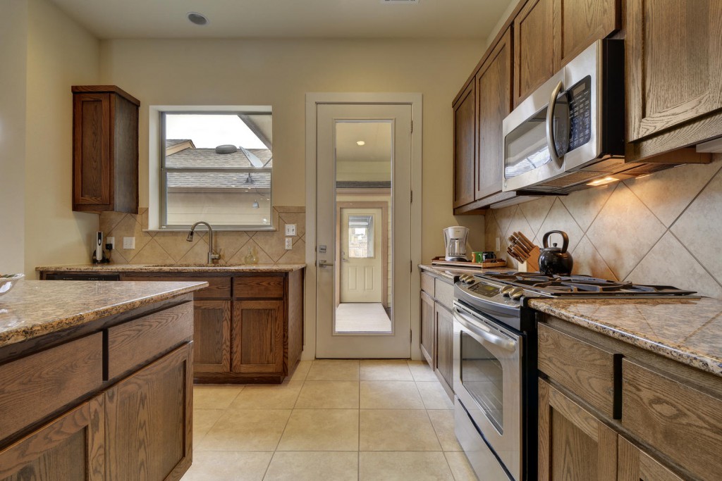 FOR SALE CRAFSTMAN TOWNHOUSE IN MUELLER AUSTIN