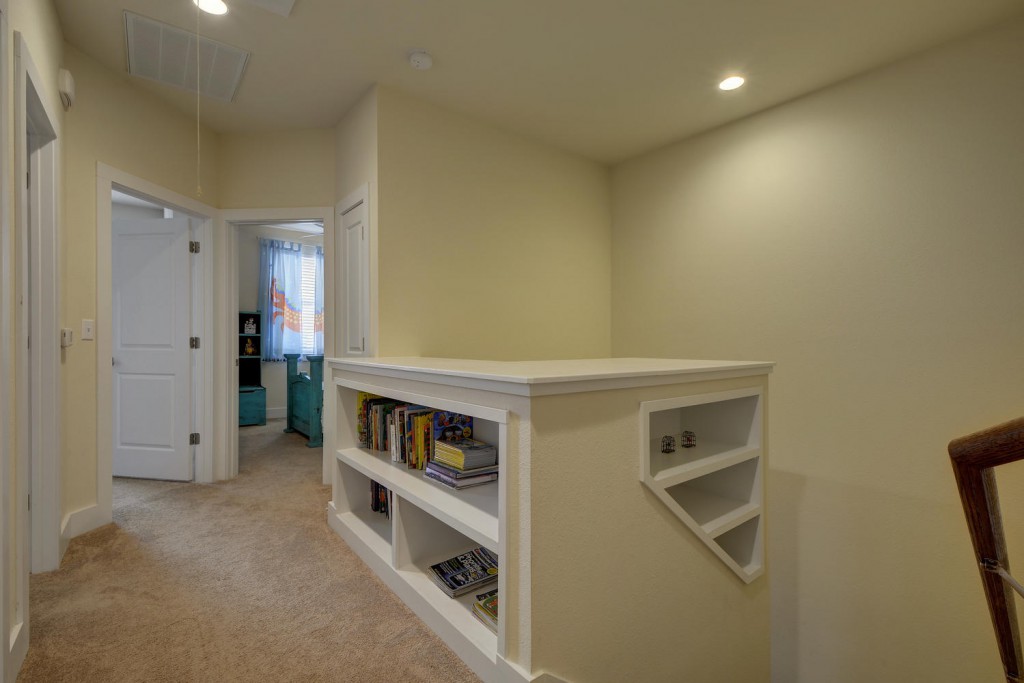 FOR SALE CRAFSTMAN TOWNHOUSE IN MUELLER AUSTIN