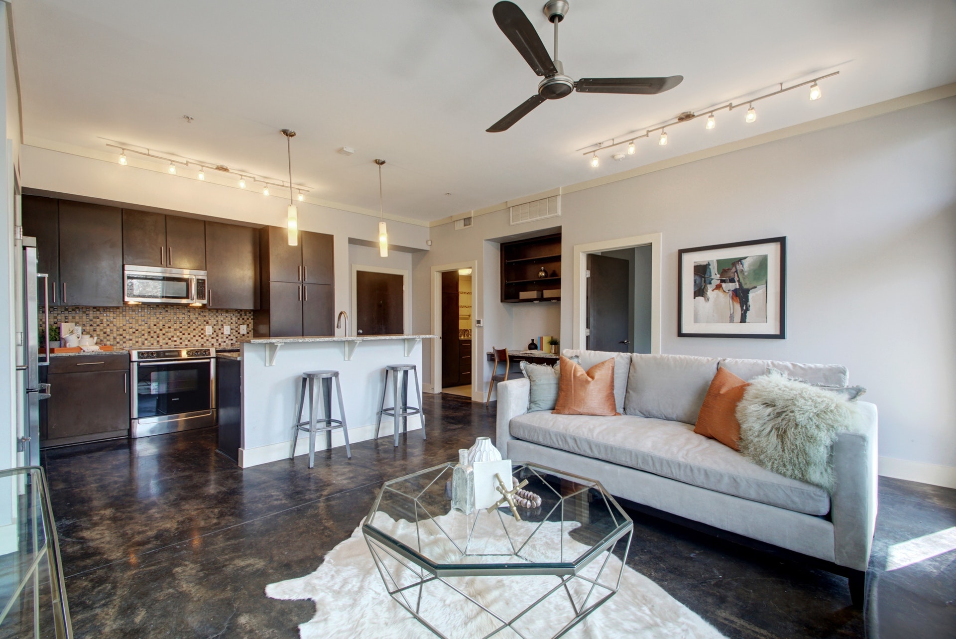 Greenway Lofts Condo - Mueller Silent Market - Austin Homes